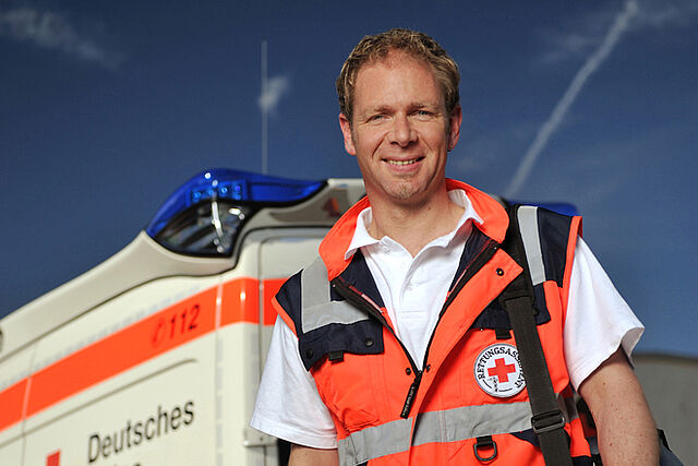 Im Porträt: Helfer und Projekte des DRK. Im Porträt: Helfer und Projekte des DRK.